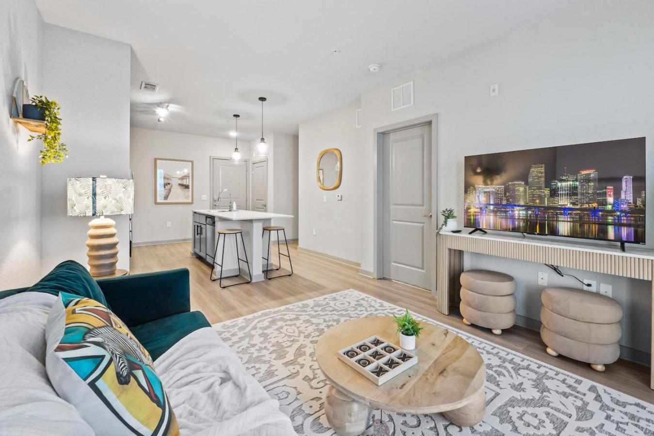 Tropical Field 1 Bed In Downtown With Free Parking Lägenhet St. Petersburg Exteriör bild