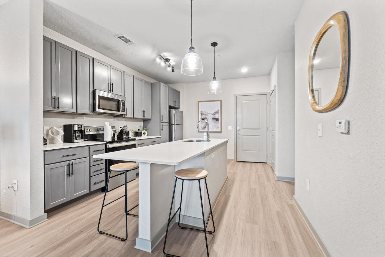 Tropical Field 1 Bed In Downtown With Free Parking Lägenhet St. Petersburg Exteriör bild